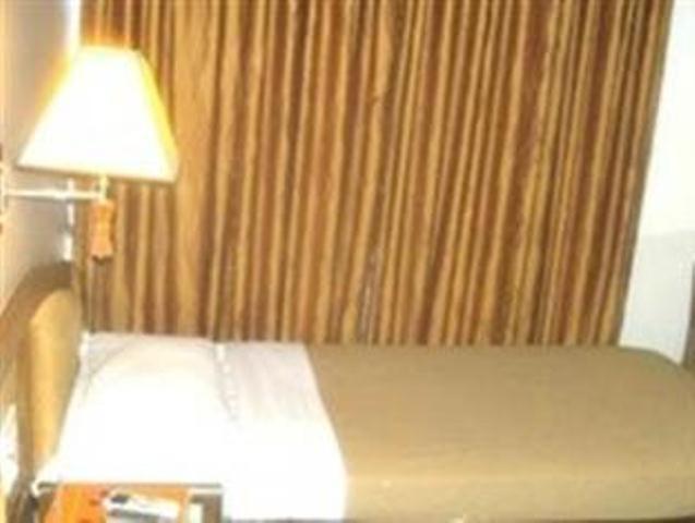 The Ambience Hotel Pune Phòng bức ảnh