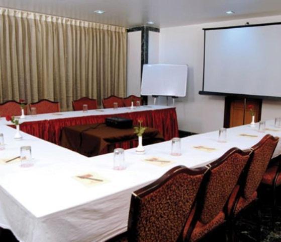 The Ambience Hotel Pune Ngoại thất bức ảnh